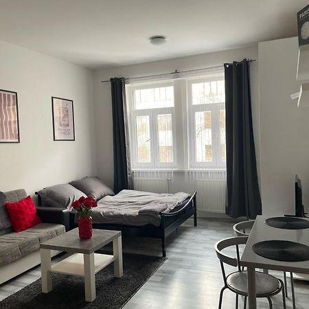 Tiffany Apartment In The City Center Bratislava Exterior foto